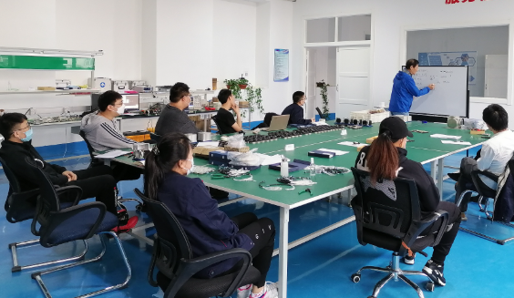 内蒙古根河市总工会举办造林更新工技能培训班，助力职工掌握现代林业技术